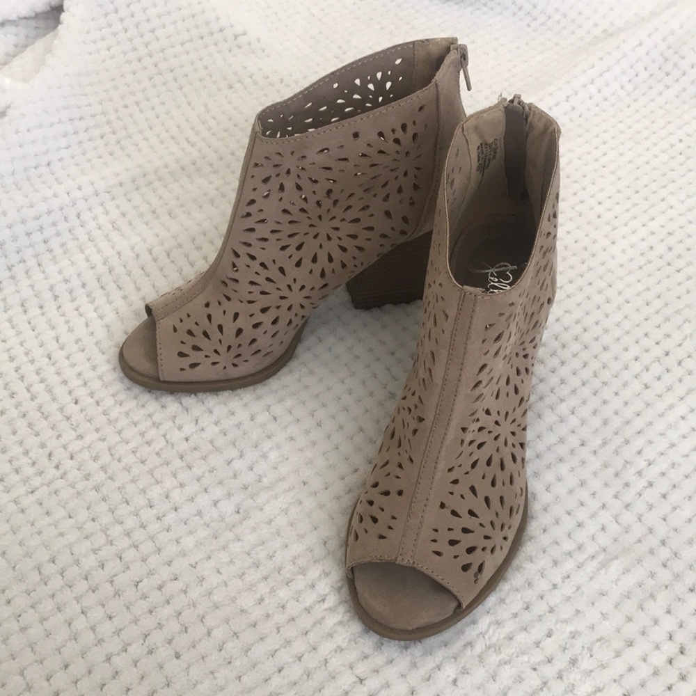 Tan Heels